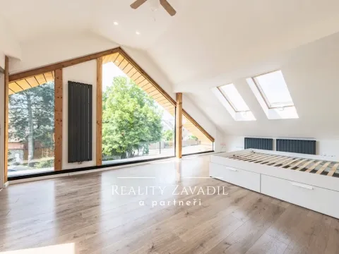 Pronájem rodinného domu, Praha - Pitkovice, Žampiónová, 190 m2