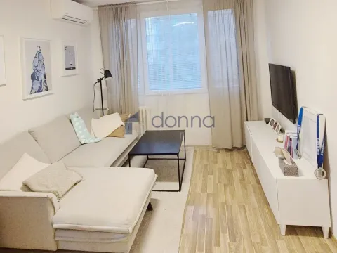 Pronájem bytu 2+kk, Praha, Pujmanové, 41 m2