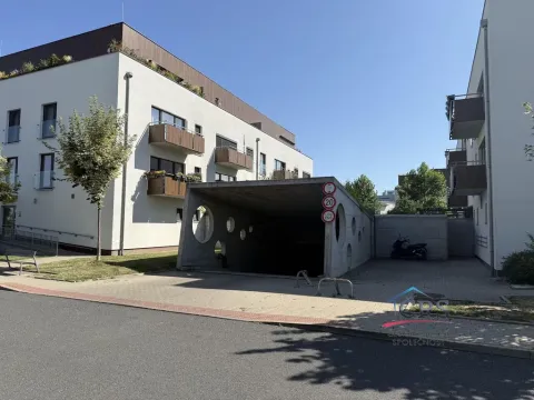 Pronájem garážového stání, Praha - Letňany, Nepomuckých, 15 m2