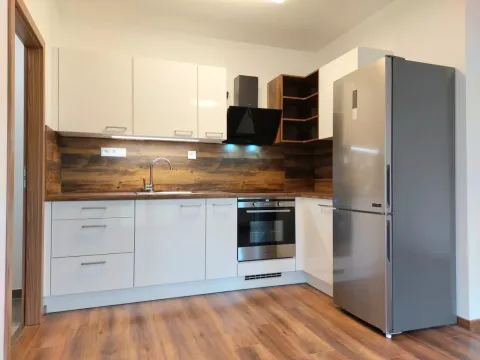 Pronájem bytu 2+kk, Hrochův Týnec, Nádražní, 44 m2