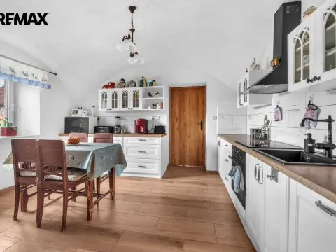 Prodej rodinného domu, Šonov, 237 m2