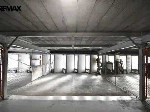 Prodej garážového stání, Hradec Králové - Nový Hradec Králové, Mrštíkova, 13 m2