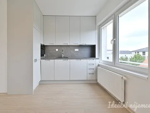 Pronájem bytu 2+kk, Brno - Slatina, Kobylnická, 34 m2