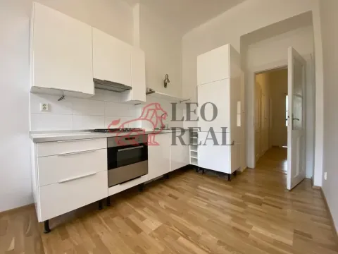 Pronájem bytu 2+1, Praha - Vršovice, 28. pluku, 78 m2