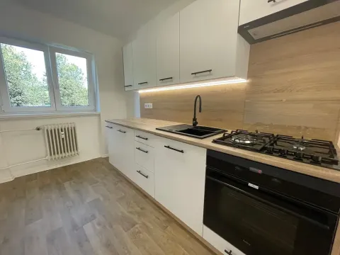 Pronájem bytu 2+1, Třinec, Jablunkovská, 53 m2