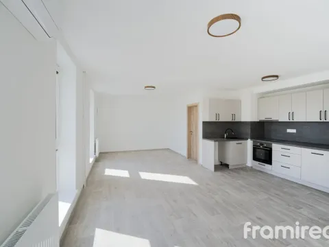 Pronájem bytu 2+kk, Veselí nad Moravou, náměstí Míru, 61 m2