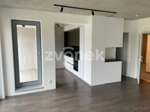 Pronájem bytu 1+kk, Zlín, Sadová, 36 m2