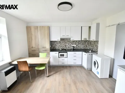 Pronájem bytu 1+kk, Hradec Králové - Pražské Předměstí, Jiřího Purkyně, 21 m2