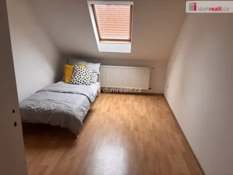 Pronájem atypického bytu, Praha - Lipence, Jílovišťská, 14 m2