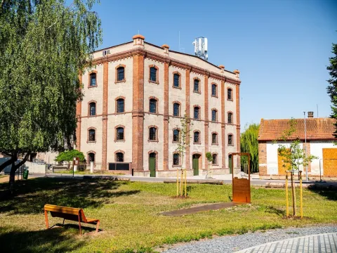Pronájem kanceláře, Dašice, Štenclova, 64 m2