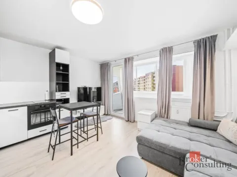 Pronájem bytu 1+kk, Plzeň - Bolevec, Kralovická, 32 m2