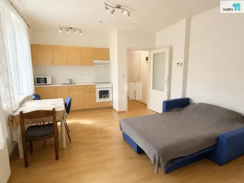 Pronájem bytu 1+kk, Brno - Husovice, Dukelská třída, 34 m2