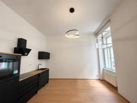 Pronájem bytu 1+kk, Praha - Žižkov, Cimburkova, 31 m2