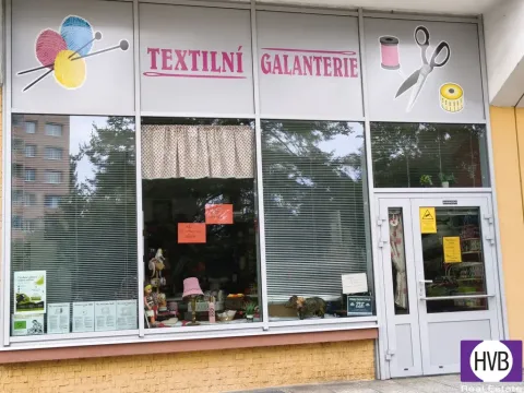 Pronájem obchodního prostoru, Neratovice, nám. Republiky, 55 m2