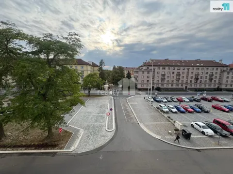 Prodej bytu 2+1, Pardubice - Zelené Předměstí, náměstí Dukelských hrdinů, 57 m2
