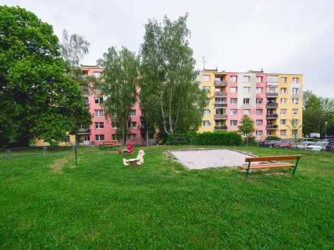 Prodej bytu 3+1, Plzeň - Doubravka, Popelnicová, 66 m2