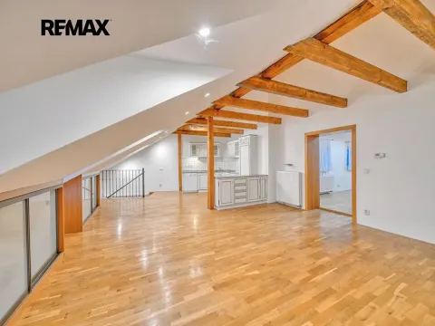 Pronájem bytu 2+kk, Poděbrady, Riegrovo náměstí, 99 m2