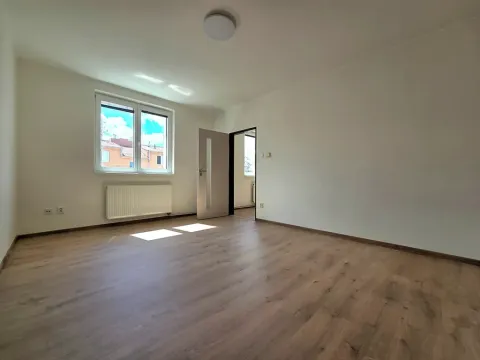 Prodej bytu 2+kk, Znojmo, Pražská, 49 m2