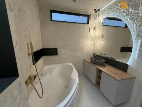 Prodej bytu 3+1, Liberec, Hanychovská, 79 m2