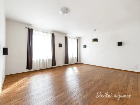 Pronájem bytu 1+kk, Praha - Nusle, Bohuslava ze Švamberka, 47 m2