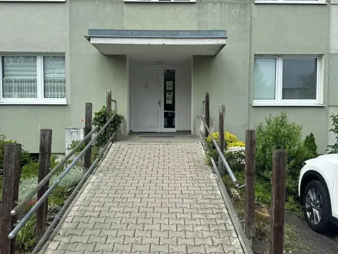 Pronájem bytu 1+kk, Karlovy Vary, Dubová, 30 m2