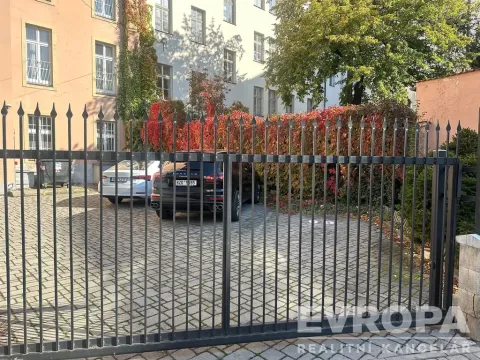 Pronájem pozemku, Praha, U Zvonařky, 15 m2