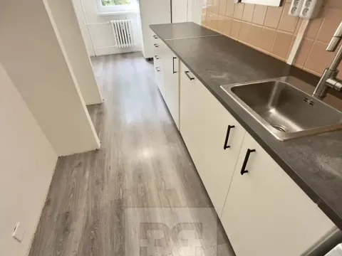 Pronájem bytu 3+1, Praha - Hlubočepy, Prosluněná, 74 m2