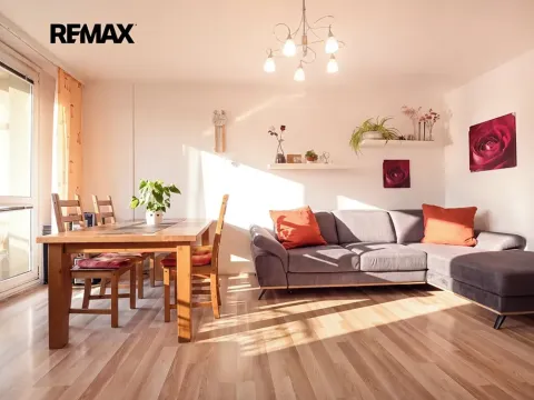 Prodej bytu 3+1, Praha - Řepy, Laudova, 74 m2