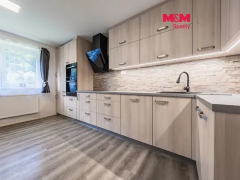 Prodej rodinného domu, Měchenice, V Luhu, 131 m2