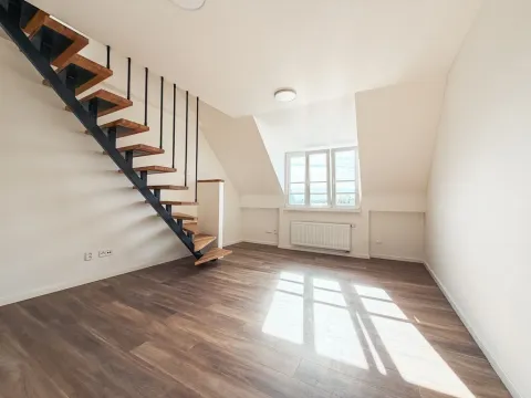Pronájem bytu 2+1, Praha, U první baterie, 46 m2