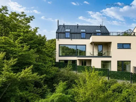 Prodej rodinného domu, Praha - Modřany, 304 m2