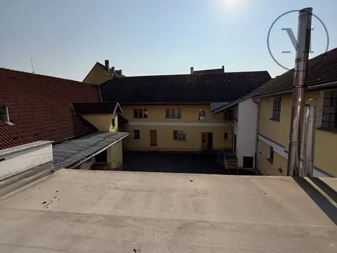 Pronájem komerční nemovitosti, Netolice, Mírové Náměstí, 500 m2