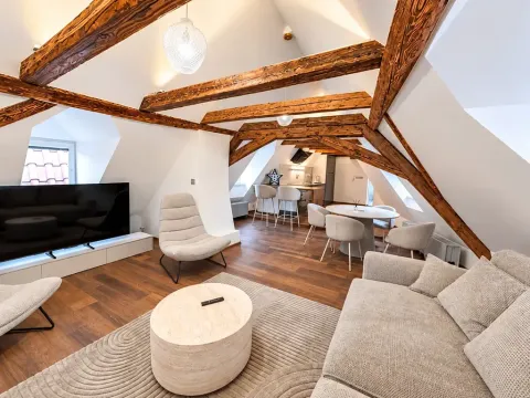 Pronájem apartmánu, Praha - Malá Strana, Malostranské náměstí, 117 m2