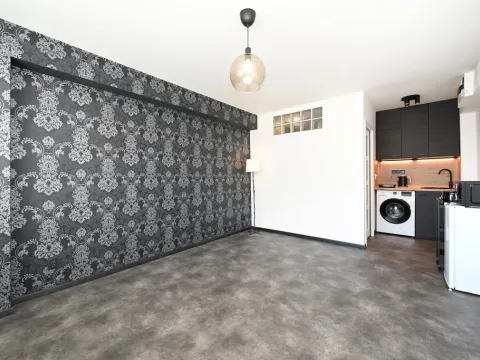 Pronájem bytu 1+kk, Praha - Vokovice, Evropská, 23 m2