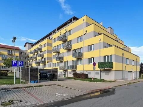 Prodej bytu 1+kk, Kladno, Jaroslava Holečka, 36 m2