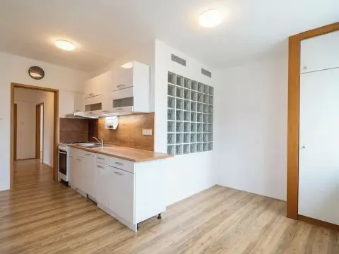 Pronájem bytu 2+1, Zlín, Kvítková, 61 m2