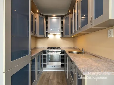 Pronájem bytu 2+kk, Praha - Prosek, Novoborská, 39 m2