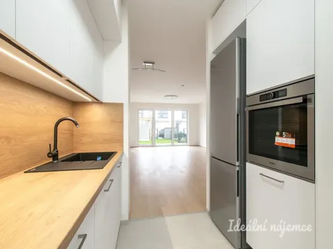 Pronájem bytu 4+kk, Praha - Ďáblice, U spojů, 107 m2