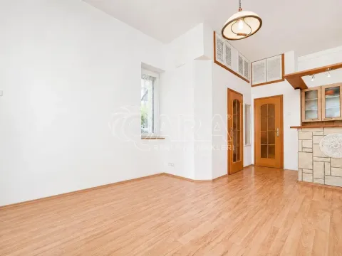 Pronájem bytu 1+kk, Praha - Stodůlky, Živcových, 28 m2