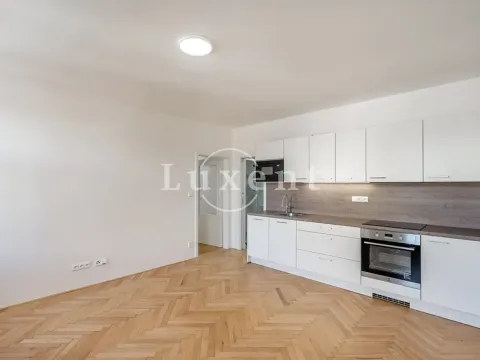 Pronájem bytu 2+kk, Praha - Nové Město, Štěpánská, 42 m2