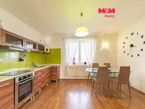 Prodej bytu 3+1, Vojtanov, Nádražní čtvrť, 83 m2