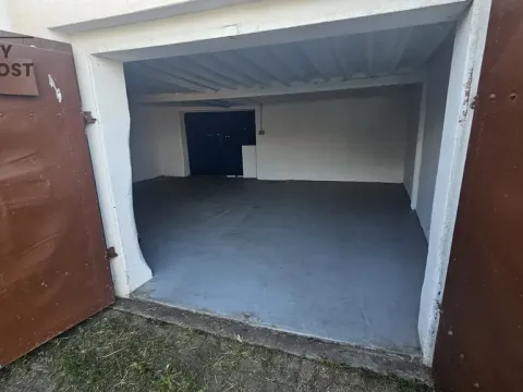 Pronájem garáže, Teplice, Libušina, 38 m2