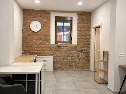 Pronájem kanceláře, Mariánské Lázně, Máchova, 25 m2