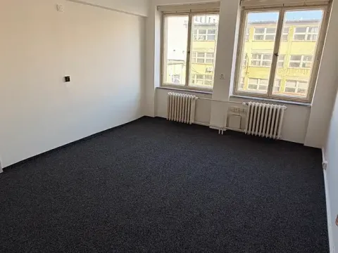 Pronájem kanceláře, Pardubice, Na Spravedlnosti, 18 m2