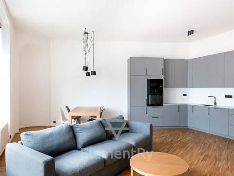 Pronájem bytu 2+kk, Hradec Králové, Komenského, 76 m2