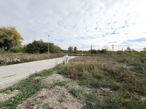 Prodej pozemku, Mikulov, Slovácké brigády, 721 m2