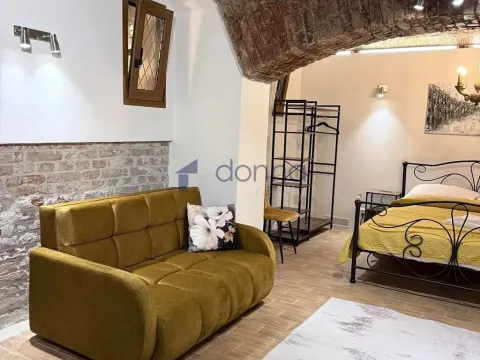Pronájem bytu 1+kk, Praha, Mozartova, 94 m2