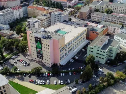 Pronájem kanceláře, Praha - Holešovice, Jankovcova, 313 m2