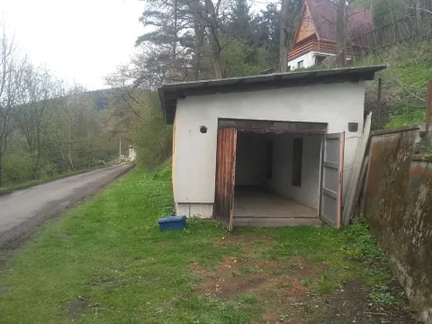 Pronájem garáže, Břasy, 30 m2