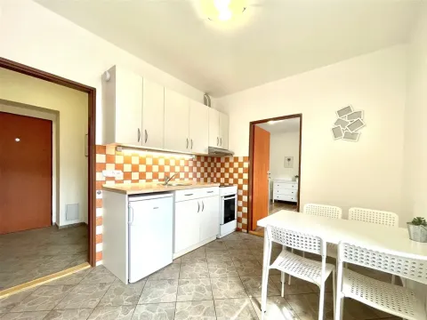 Pronájem bytu 1+1, Praha - Smíchov, Radlická, 35 m2